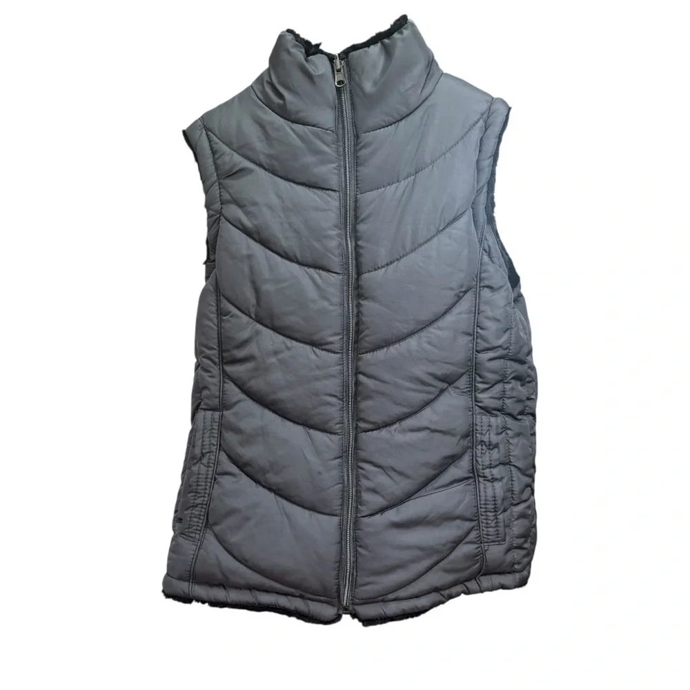 Faux Fur Cozy & Elegant Reversible Black & Grey Vest Women’s Size Small - Picture 4 of 5